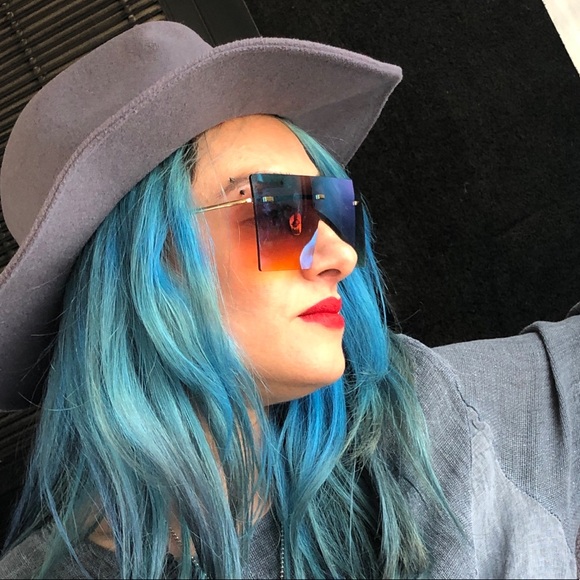 Sunglasses - Picture 2 of 3